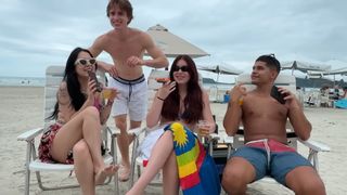 Eduarda Hippier feet photo thumbnail