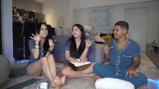 Eduarda Hippier feet photo thumbnail