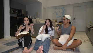 Eduarda Hippier feet photo thumbnail