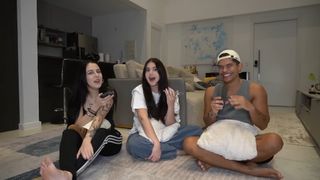 Eduarda Hippier feet photo thumbnail