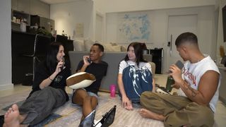 Eduarda Hippier feet photo thumbnail