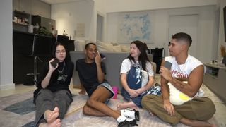 Eduarda Hippier feet photo thumbnail