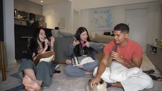 Eduarda Hippier feet photo thumbnail