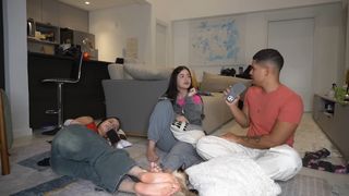 Eduarda Hippier feet photo thumbnail