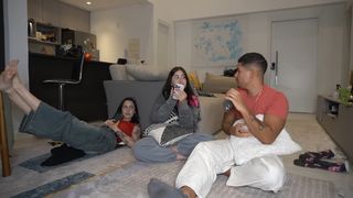 Eduarda Hippier feet photo thumbnail