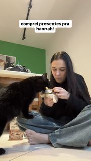 Eduarda Hippier feet photo thumbnail