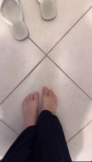 Eduarda Hippier feet photo thumbnail