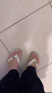 Eduarda Hippier feet photo thumbnail