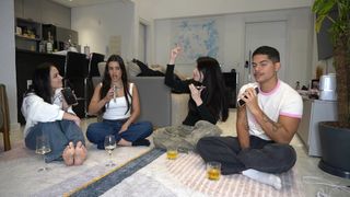 Eduarda Hippier feet photo thumbnail