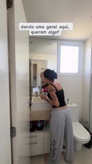 Eduarda Hippler feet photo 9