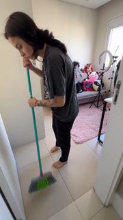 Eduarda Hippler feet photo 11