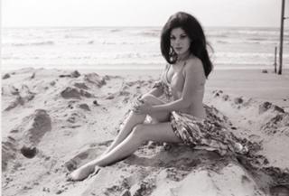 Edwige Fenech feet photo 8