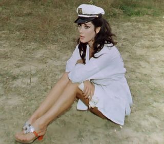 Edwige Fenech feet photo 18