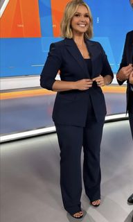 Edwina Bartholomew feet photo 7