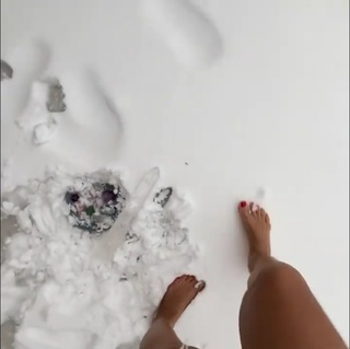 Edyta Górniak feet photo thumbnail
