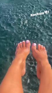 Edyta Górniak feet photo thumbnail