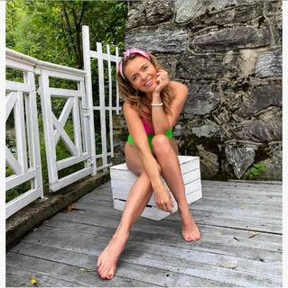 Edyta Herbus feet photo thumbnail