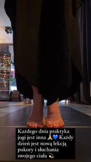 Edyta Herbus feet photo thumbnail
