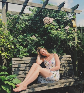 Eefje Depoortere feet photo thumbnail