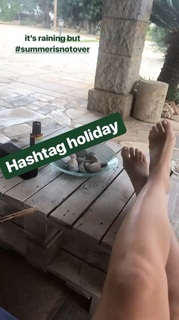 Eefje Depoortere feet photo thumbnail