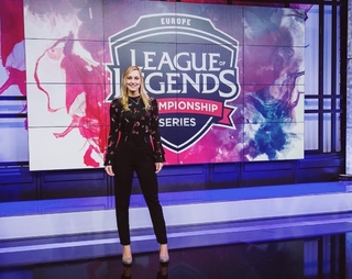 Eefje Depoortere feet photo thumbnail