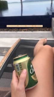 Eefje Depoortere feet photo thumbnail