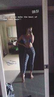 Eefje Depoortere feet photo thumbnail