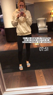 Eefje Depoortere feet photo thumbnail