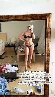 Eefje Depoortere feet photo thumbnail