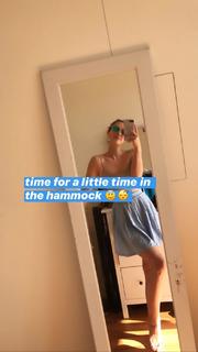 Eefje Depoortere feet photo thumbnail