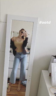 Eefje Depoortere feet photo thumbnail