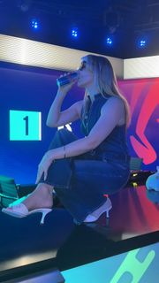 Eefje Depoortere feet photo thumbnail