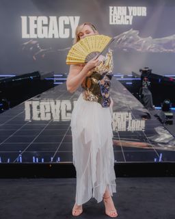 Eefje Depoortere feet photo thumbnail