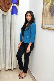 Eesha Rebba feet photo 8