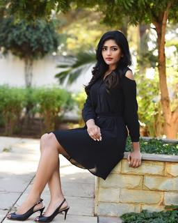 Eesha Rebba feet photo 2