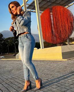 Eileen Abad feet photo 4