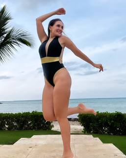 Eileen Abad feet photo 8
