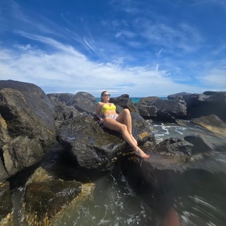 Eileen Abad feet photo 2