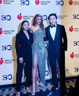 Eileen Gu feet photo thumbnail