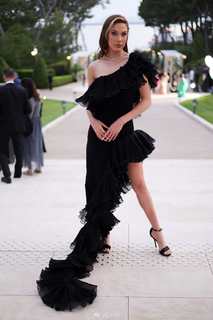 Eileen Gu feet photo thumbnail