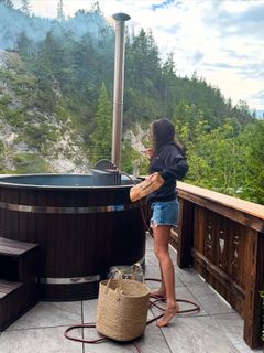 Eileen Gu feet photo thumbnail