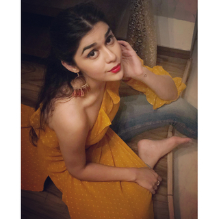 Eisha Singh feet photo 11