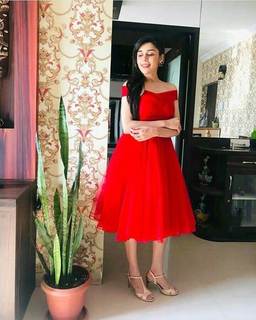 Eisha Singh feet photo 16