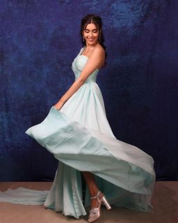Eisha Singh feet photo 13