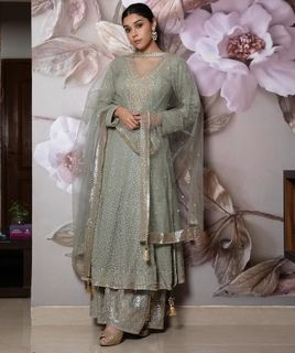 Eisha Singh feet photo 18