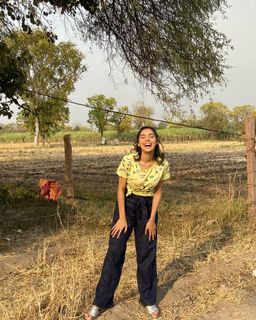 Eisha Singh feet photo 10