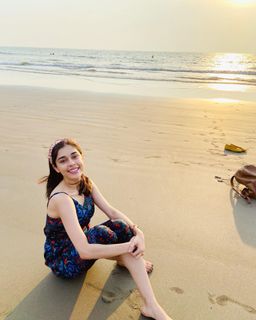 Eisha Singh feet photo 15