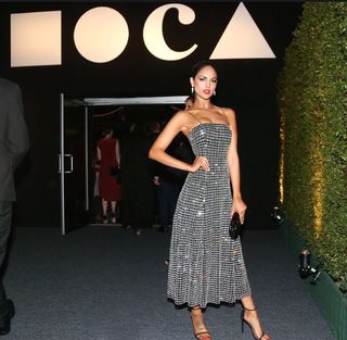 Eiza González feet photo thumbnail