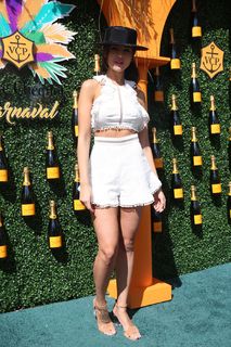 Eiza González feet photo thumbnail