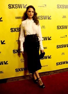 Eiza González feet photo thumbnail